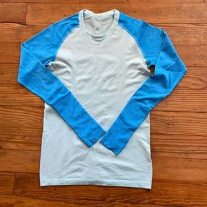 Lululemon long sleeved workout shirt